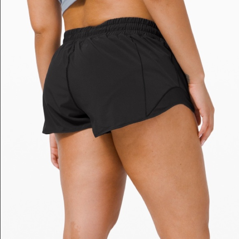 black lululemon shorts